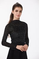 بلوزة تول بنقشة الفهد