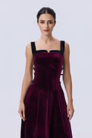 فستان سهره مخملي بربطات جانبية عنابي