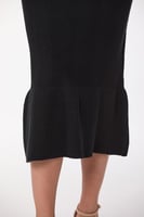 تنورة استريتش ماسكة