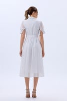 فستان شفاف اوف وايت مع لؤلؤ