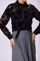 بلوزة مخمل أسود