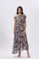 فستان ميدي أوف شولدر بطبعة فنية