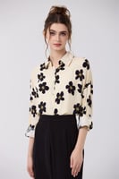 بلوزة قطن بنقشة الورد