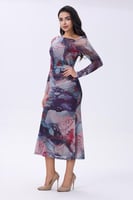 فستان مطبوع بنقشة فنية متعددة الألوان