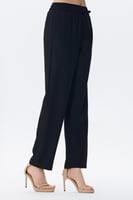 بنطلون واسع بخصر مطاطي بلون أسود