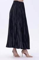 تنورة ماكسي بليسيه حريرية باللون الأسود