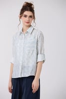 بلوزة كتان بتقليمات