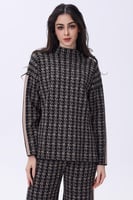 طقم أسود بنقشة بيج