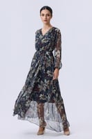 فستان بطبعة شفاف