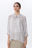 بلوزة شيفون منقوشة بربطة عنق ناعمة