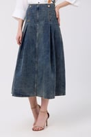 تنورة جينز بثنيات