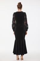 فستان مخمل و دانتيل