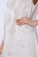 فستان ابيض ساتان