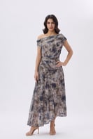 فستان ميدي أوف شولدر بطبعة فنية