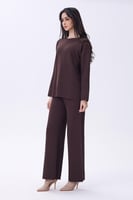 طقم بني مقلم