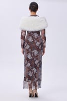 شال ابيض بفرو ناعم وربطة ساتان