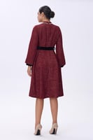 فستان سهره عنابي أنيق بحزام ساتان أسود