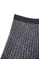 تنورة رصاصي مطبوعه