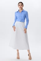 قميص سماوي مقلم بأكمام طويلة