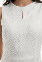 فستان ميدي أنيق باللون أوف وايت