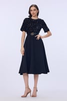 فستان اسود مع ترتر