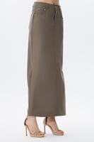 تنورة بقصة مستقيمة وجيوب جانبية بلون زيتي
