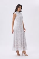 فستان دانتيل أبيض ميدي