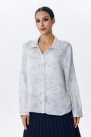 بلوزة ساتان بطبعة أزهار ناعمة