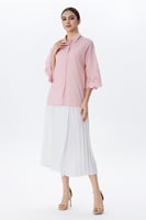 قميص وردي بأكمام واسعة و مخرمة ناعم