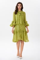 فستان شيفون غني بالكشكش