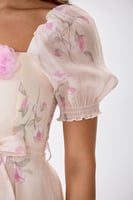 فستان اورغنزا بيج مع وردة