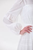 فستان قطن اوف وايت بكلف الدانتيل