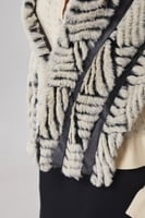 شال فرو بالوان الاسود