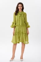 فستان شيفون غني بالكشكش