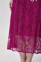 فستان فوشي خامة الدانتيل الانيقة