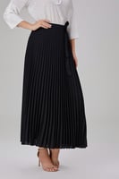 تنورة اسود مقلم