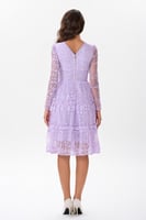 فستان دانتيل ليلكي مع كلف