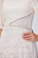 فستان من الشيفون المزخرف