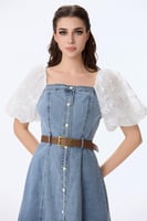 فستان جينز مع دانتيل