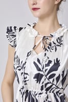 فستان كريب ناعم بنقشة الورد الأسود