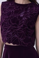 طقم مخمل تنورة ميدي وبلوزة مميز