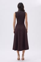 فستان صوف بني مطرز بتفاصيل براقة