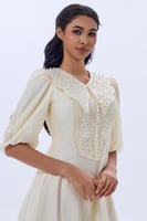 فستان كتان ناعم مع لؤلؤ