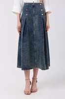 تنورة جينز بثنيات