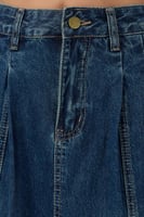 تنورة جينز بقصة كلوش