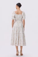 فستان بنقشة الزهر