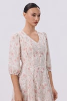 فستان بنقشة الزهور