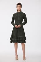 فستان استرتش زيتي مع اكسسوار