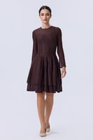 فستان قصير دانتيل بني بأكمام طويلة