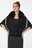 جاكيت صوف بياقة فرو